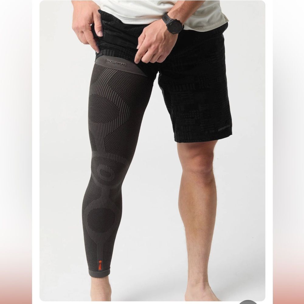 NWT Incrediwear Active Black Recovery Leg Sleeves. Size Small.